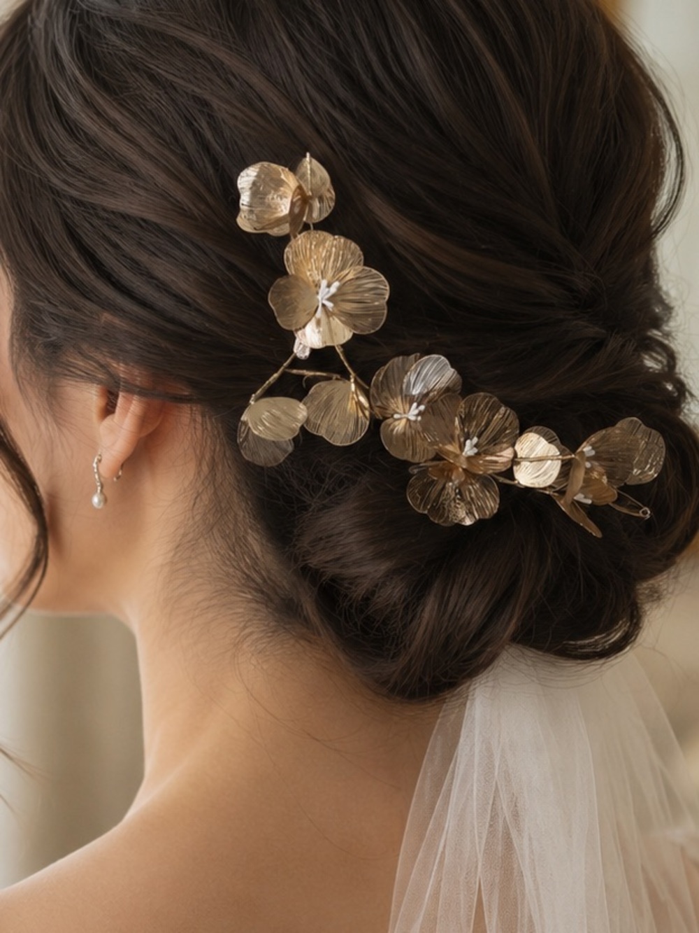 Gold Tone Floral Hair Accessory
